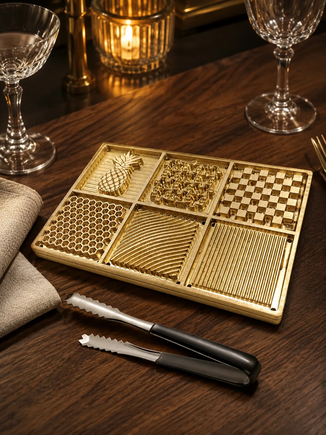 Rose et Bouchon | Ice Stamp Tray Laiton 20x10 cm – Glaçons personnalisés — produit
